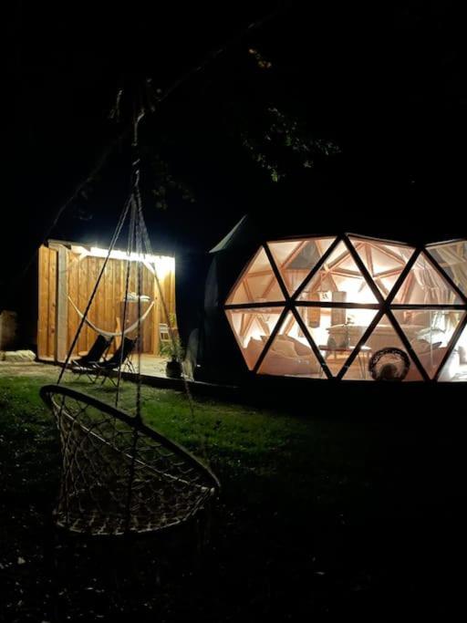 Dome Insolite Lichen Jacuzzi Et Petits-Dejeuners Inclus Gondrin Exterior foto